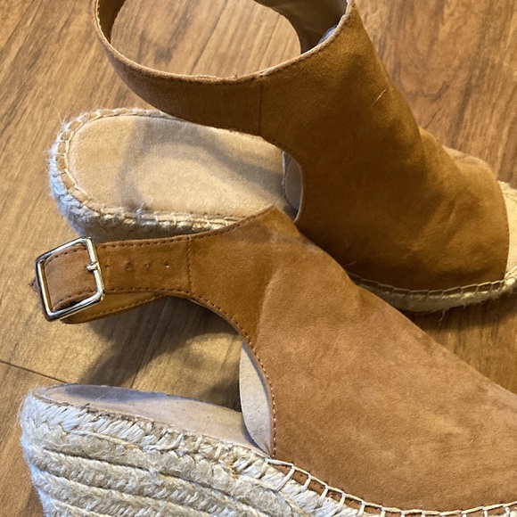 Gap Womens tan size 8 wedges - Picture 3 of 6